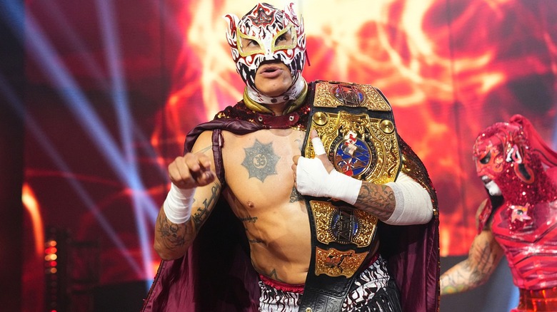 Rey Fenix sorgt mit kryptischen Aussagen für Spekulationen